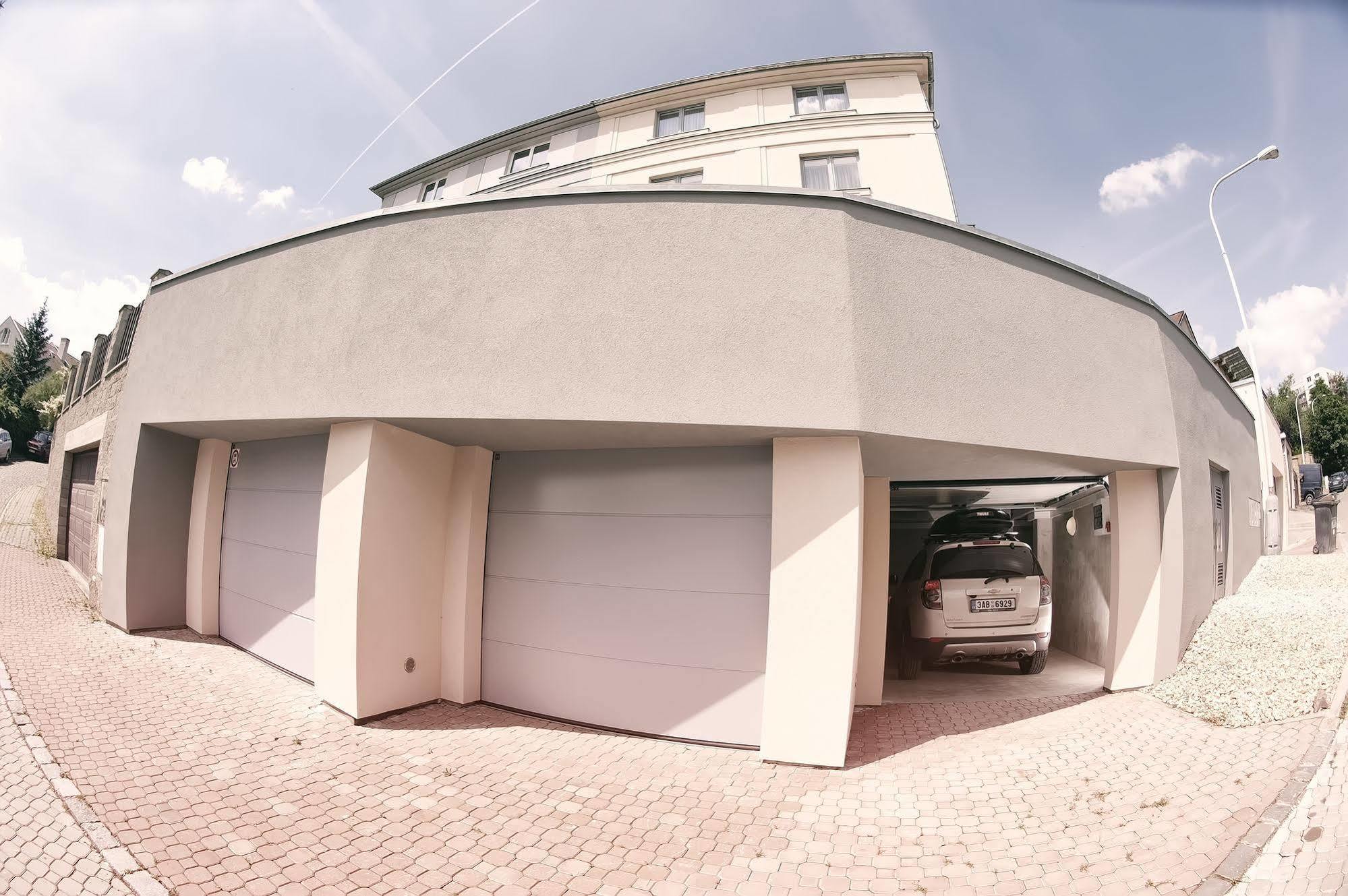 Villa Na Vinici Praag Buitenkant foto